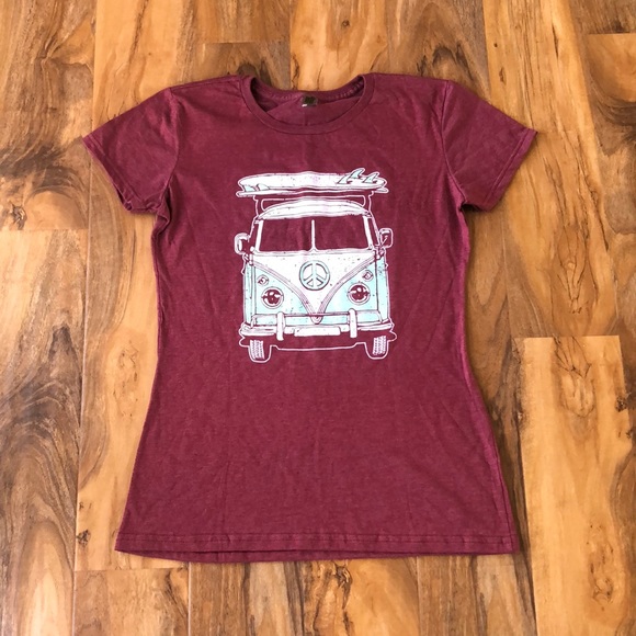 VW bus California Road-tripping Tee - Picture 1 of 3